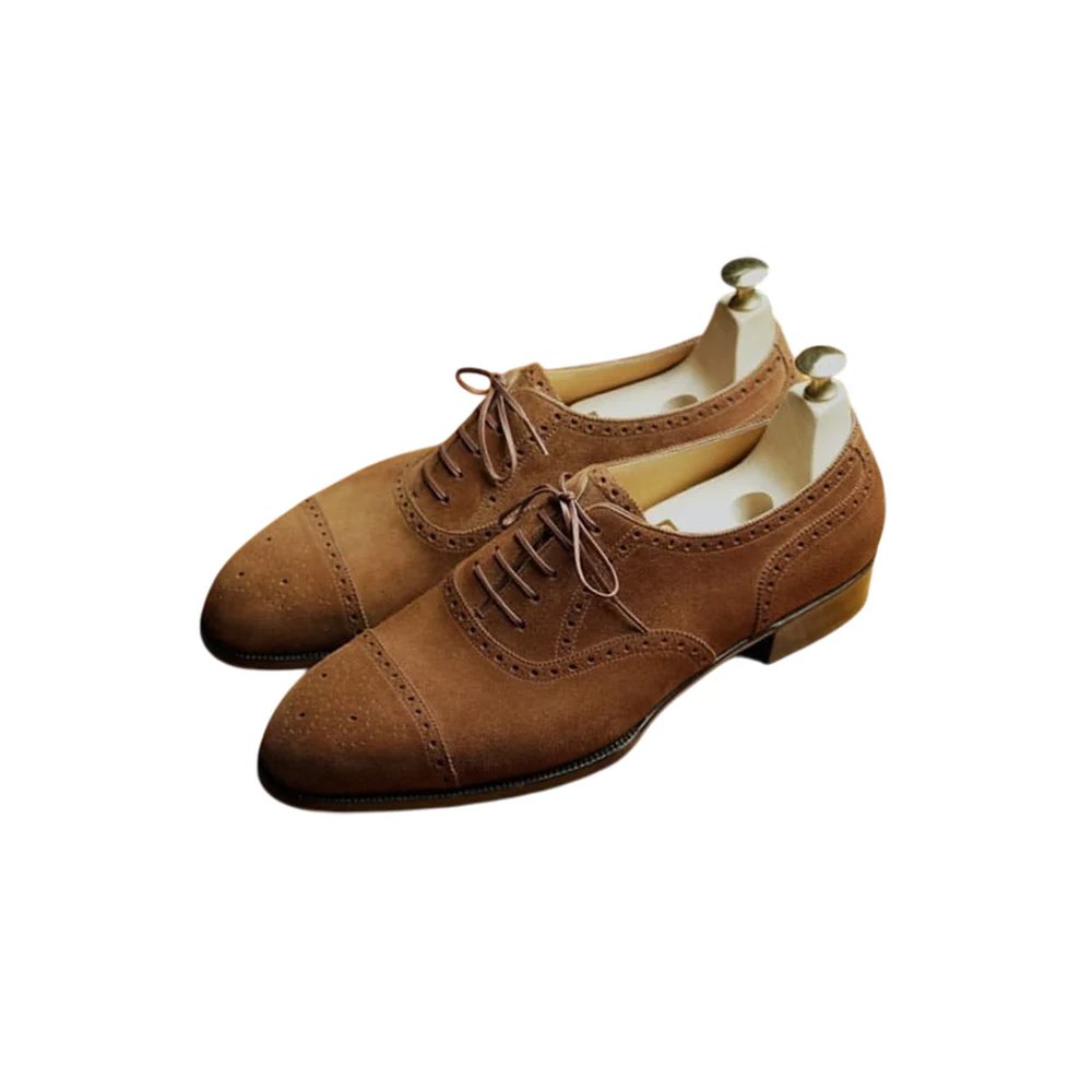 M133 Camoscio — Men's Tan Camel Suede Cap-Toe Quarter Brogue Lace-Up Oxford Smart Casual Dress Shoes with Leather Sole - Image 1